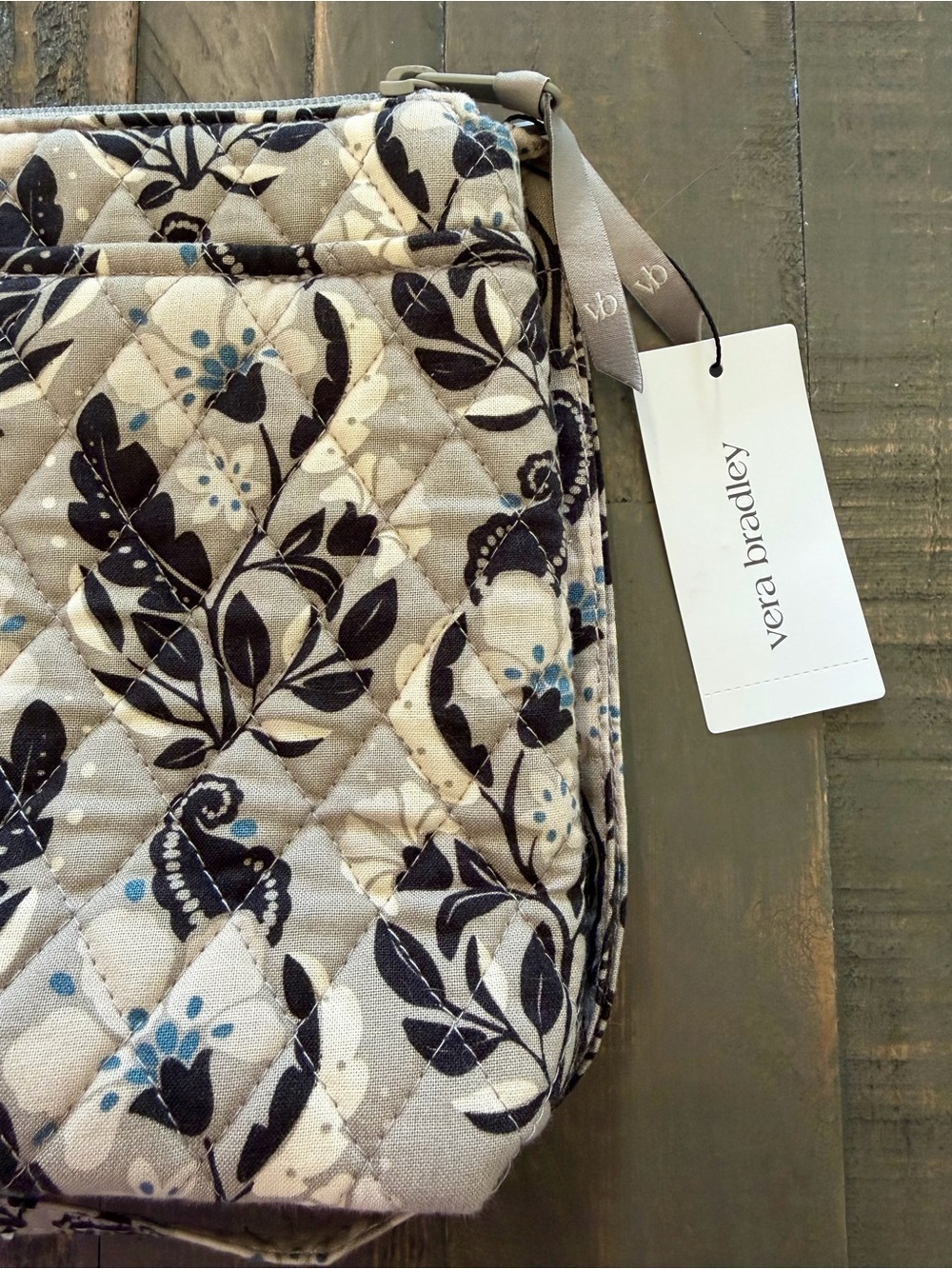 Vera Bradley Small Crossbody Bag Quilted Floral Grey NWT - Picture 3 of 10